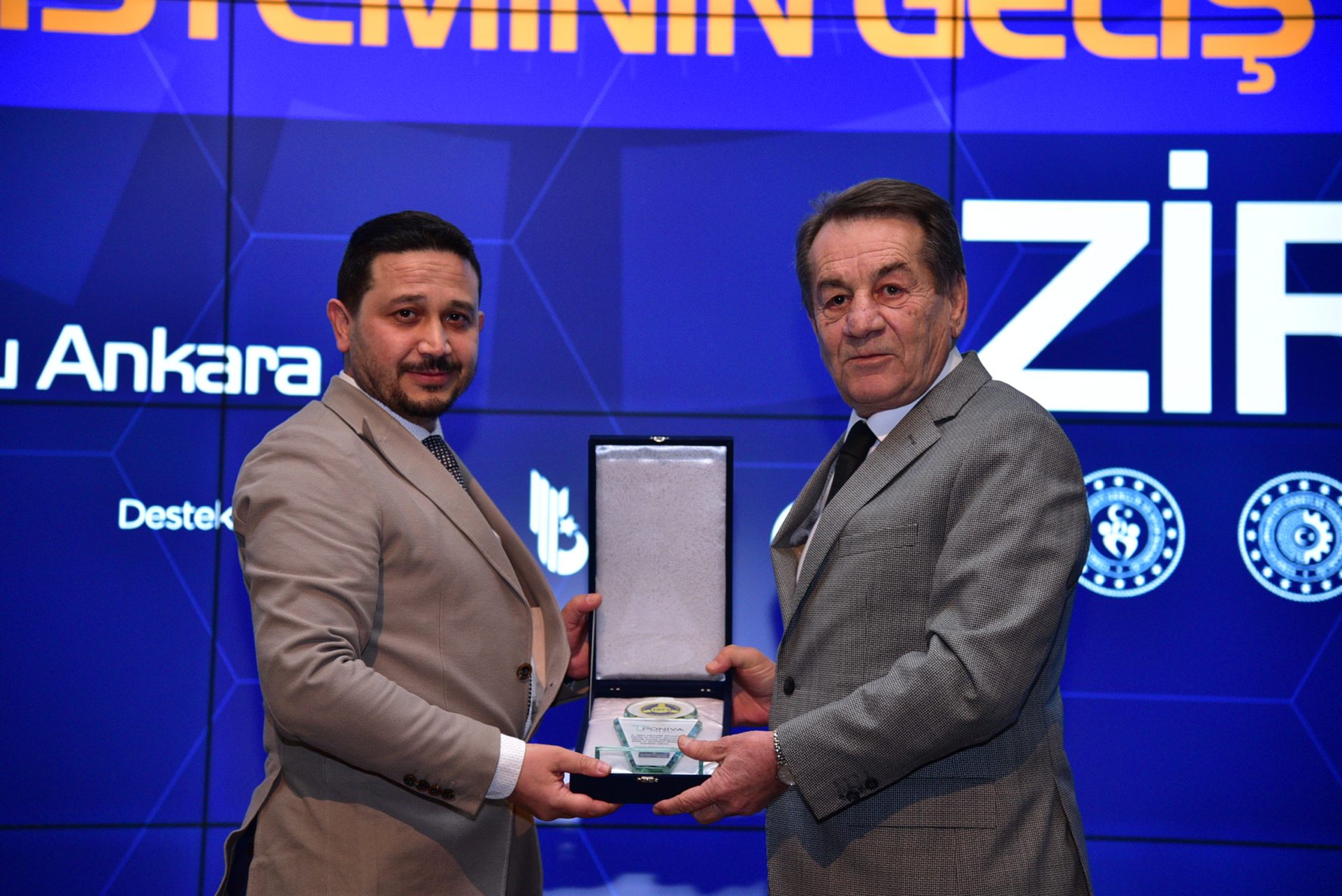 TBD 5. Siber Güvenlik Zirvesinde Plaketimizi Aldık.